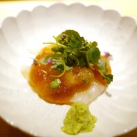 炭火割烹 麻布龍土町 - ヒラメのお造り　スダチとお出汁のジュレ