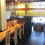 柔らかな間接照明と、木漏れ日が・・・。