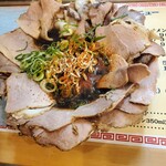 Tachigui yatairamen toyakimeshi semmontembanraiya - スーパーブラック醤油　肉増し(唐辛子は後で掛けました)