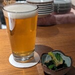 焼鳥 クロウタドリ - お店の7周年記念ビール「Birth」14オンス　1000円　お通しのちぢみほうれん草のおひたし　330円