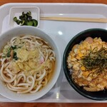 日の出食堂 おきばり屋 - 親子丼うどんセット（並）￥450+150