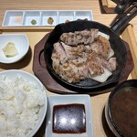 豚ステーキ専門店 B - 