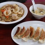 鑫旺 - 中華飯￥680と焼き餃子￥300