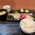 ゆうや 裏横 - 刺身3種盛定食