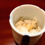 Naka arai - 真鯛中骨を焼いて出汁を取った蒸しモチ米