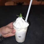 オホーツク おこっぺミルクスタンド 阪神梅田本店 - 今回の注文おこっぺ牛乳の白いパフェ