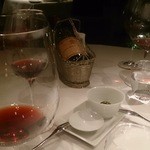 レフェルヴェソンス - ボルドーグラスとソムリエシリーズ(ブル赤）で飲み比べ