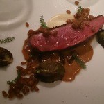 レフェルヴェソンス - ビュルゴー鴨のドライプルーンとジュのソース、ジロール茸。旨いが軽い生江君１８番