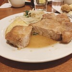 レストラン・サカキ - 林SPF豚のポークジンジャー 
                                こんなに厚みのあるお肉