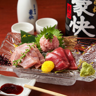 The special dish made with bluefin tuna and local chicken is a hit! Various banquet plans are also available.