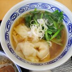 台湾小吃店 慶龍 - 海老雲呑麺ハーフ