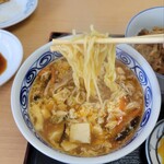 台湾小吃店 慶龍 - 麺リフト