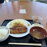 江別ホルモン食堂 - 料理写真:ロースカツ定食