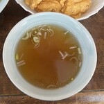 中華飯店憩松苑 - 天津飯につてくるスープ