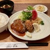 にっぽんの洋食 東中野 津つ井 - きまぐれランチ (ハンバーグとカキフライ)
