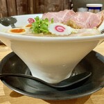 彩色ラーメンきんせい - 横シャン　逆円錐型丼