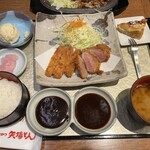 名古屋名物 みそかつ 矢場とん - ロースとヒレの食べ比べ！矢場とん三昧です。（2024年2月）