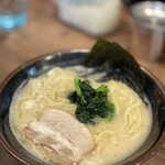 横濱家系ラーメン 武田家 - 