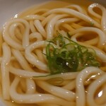 おうどんや るりお - 温かいうどん