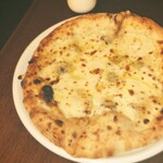 Trattoria e pizzeria FICO - クワトロフォルマッジ　Mサイズ