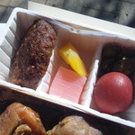 たかべん - 鶏ハンバーグ？昔は煮物だったような・・・