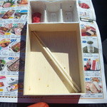 たかべん - 付属の短いお箸は、ピッタリはまります！