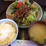 お食事処 花輪 - 焼肉定食 750円。