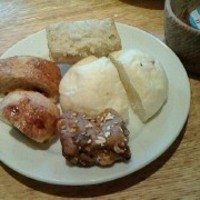 TOOTH TOOTH GARDEN RESTAURANT - パン♪