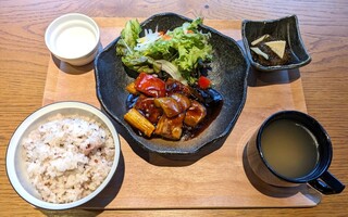 Cafe Lounge COLON - 鶏の黒酢餡御膳(要予約)
