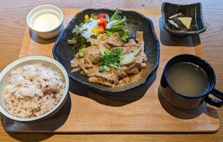 カフェラウンジ コロン - 