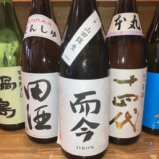 常备15种日本酒与每天更换的日本酒进行一期一会的邂逅