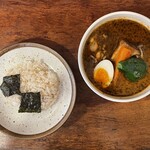 らっきょ＆Star - 牡蠣ときのこのスープカレー　1452円（税込）ハーフライス　51円（税込）