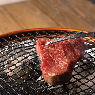 A luxurious Yakiniku (Grilled meat) experience where you can fully enjoy high-quality Miyazaki beef, including rare parts.