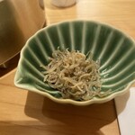 てんぷら 下村 - ジャコは山椒の香りがほんのりと