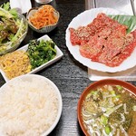 居酒屋 焼肉 明月館 河辺店 - 