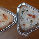 創作おむすび専門店 むすぶ - 左桜エビの天むす風、右梅干しとささみ、どちらも300円