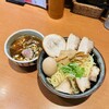 響き屋 - つけめん全部のせ(大)   1,180円
切り方の違う豚バラチャーシュー3種盛り、味玉、水菜、メンマ