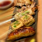 炭火と魚菜 伝助 - 串盛り 5種 1,800円