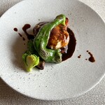 236867377 - メインはばあく豚の美人卵のポーチドエッグのせ。付け合わせのお野菜もめっちゃおいしい！