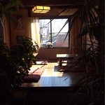 お食事処 花輪 - 座敷もあり鱒。