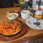 RAZ カフェ&レストラン - ナポリタン