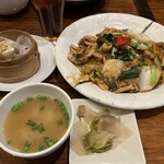 チャイナドール - 牛肉と野菜のあんかけやきそばセット