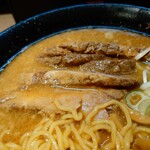 さっぽろラーメン 桑名 - この厚みで五枚もいただくことができます。