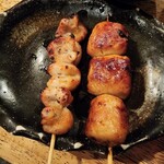 秋元屋 - こぶくろ(しお)(154円)、チキンボール(しお)(154円)