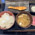 炭火焼干物定食 しんぱち食堂 - 朝じゃけ定食