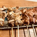大船1丁目やきとん - 3人だから、1種3本づつで丁度良いねッ☆ 