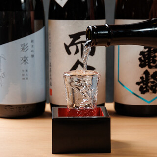 全国各地的日本酒种类繁多◎也接受酒水和料理的点餐