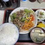 キッチン とん忠 - ジンジャー焼き定食 ¥800