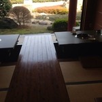 Daishouen - 広々した部屋にテーブルは4つ…ゆったりと食事出来ます。