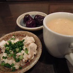 炭火焼酒亭ローリンストーン - おとおし